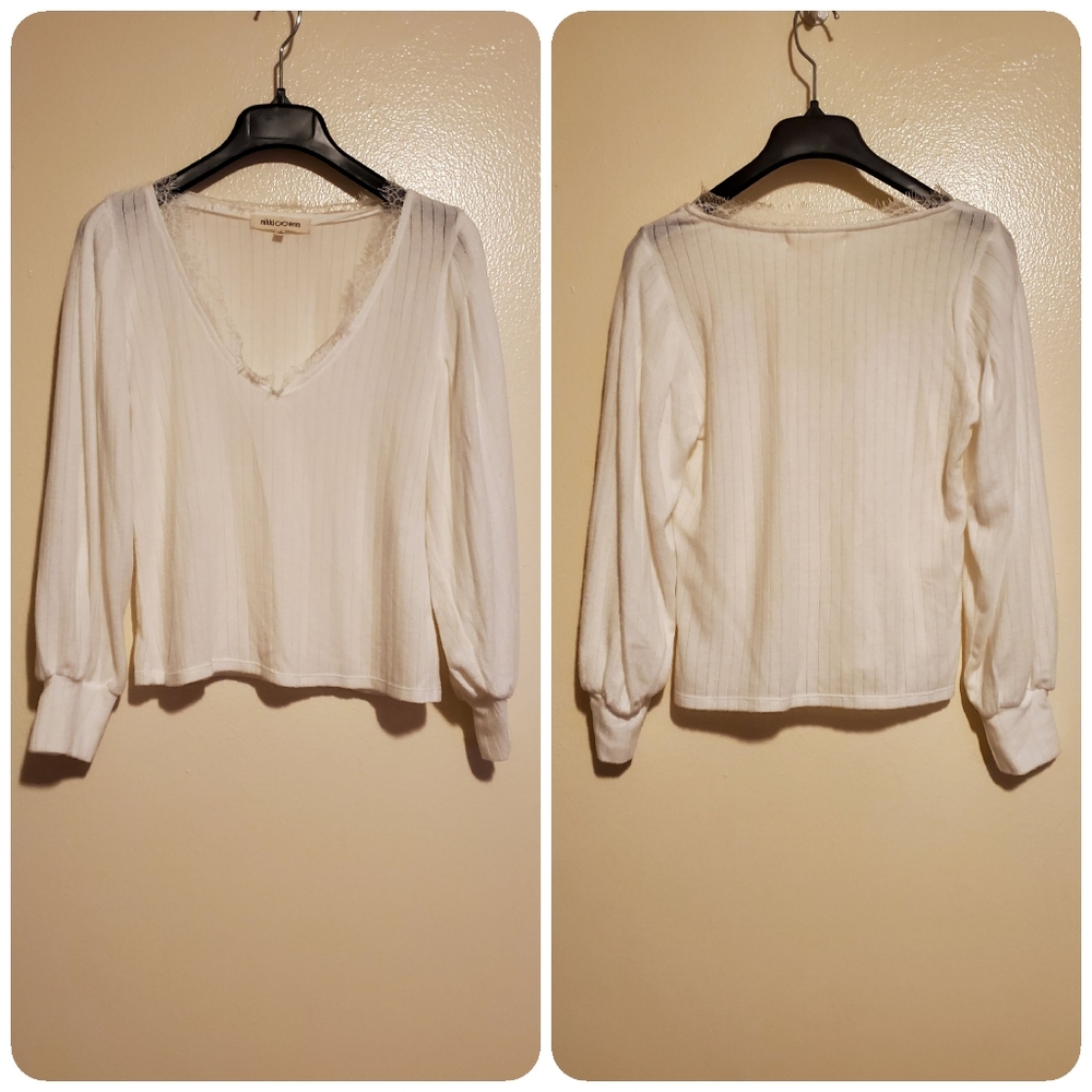 NWT Nikki Erin off white eyelash lace blouse